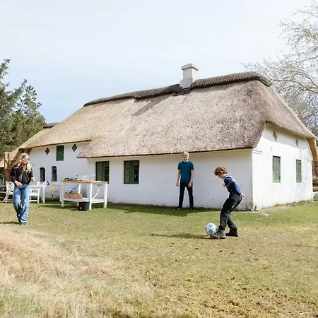 Bygone Time At Cartwright's Farm In * Блаванн